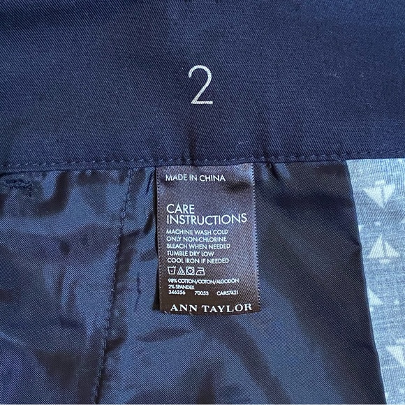 Ann Taylor City Shorts - Boat Print - Picture 4 of 9